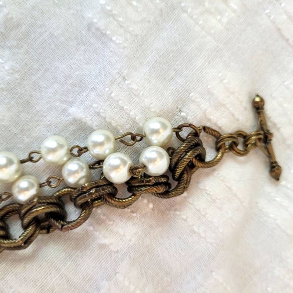 Burnished gold pearl triple strand necklace decorative toggle lady whimsigoth - Picture 5 of 9